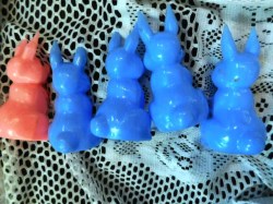 5 blue rabbits bk